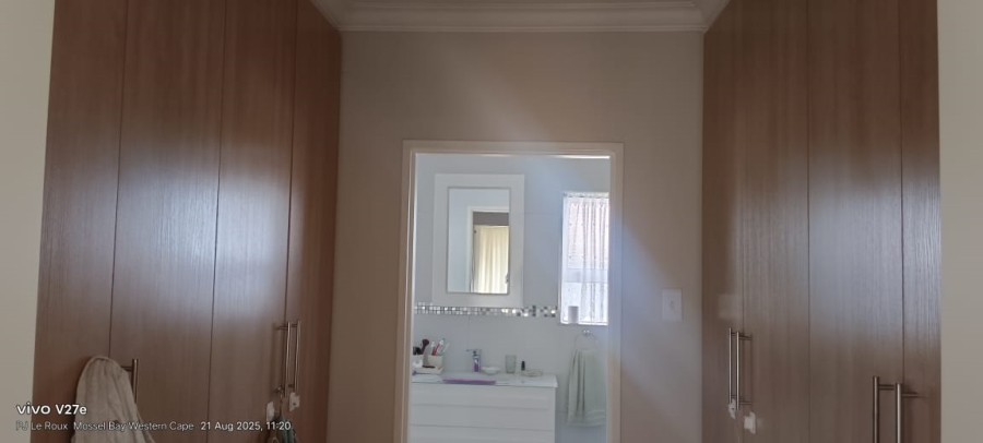3 Bedroom Property for Sale in Hartenbos Central Western Cape